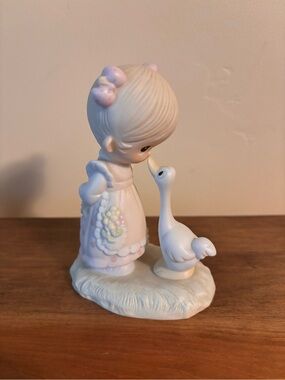 1978 Jonathan & David/Precious Moments Girl and Goose figurine